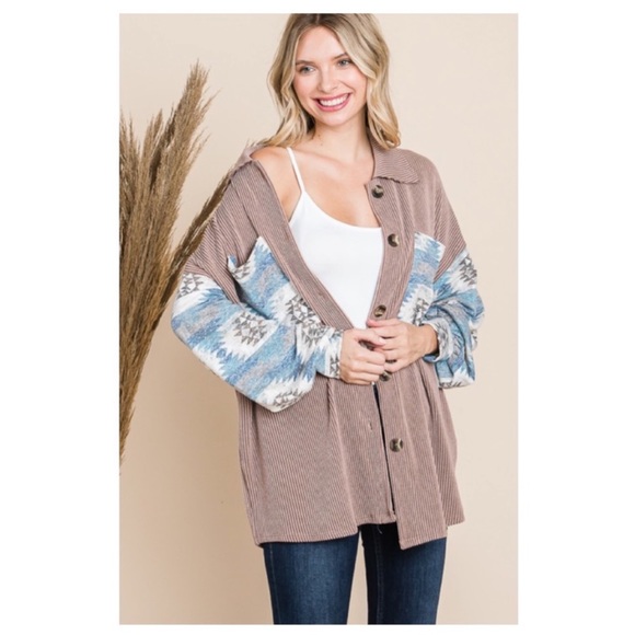 Aztec Shacket - Picture 2 of 8